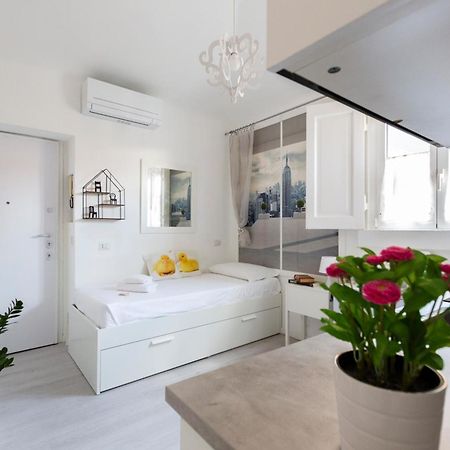 Commenda White Studio Milan Bagian luar foto